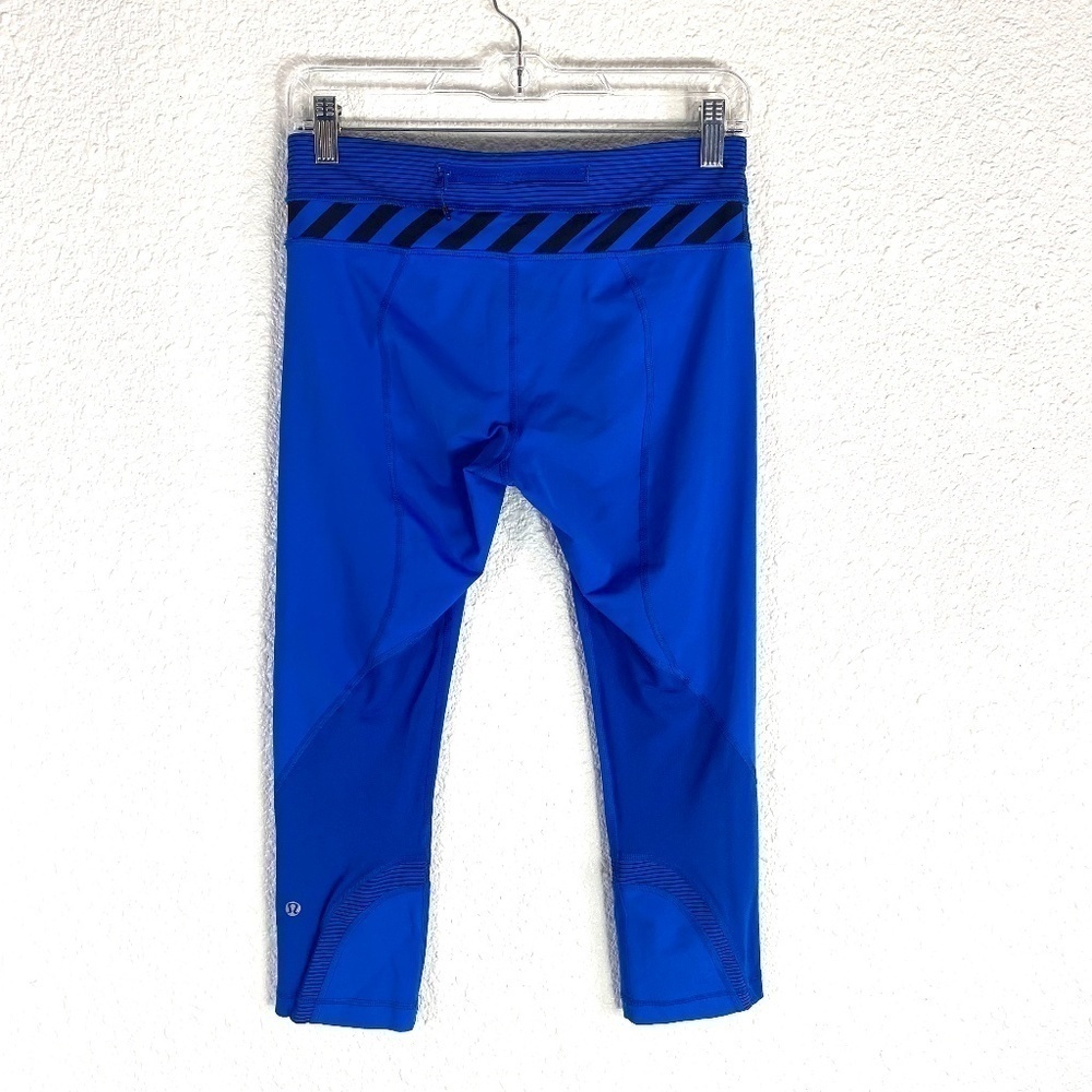 Lululemon Inspire Crop SZ 6 - Picture 3 of 5
